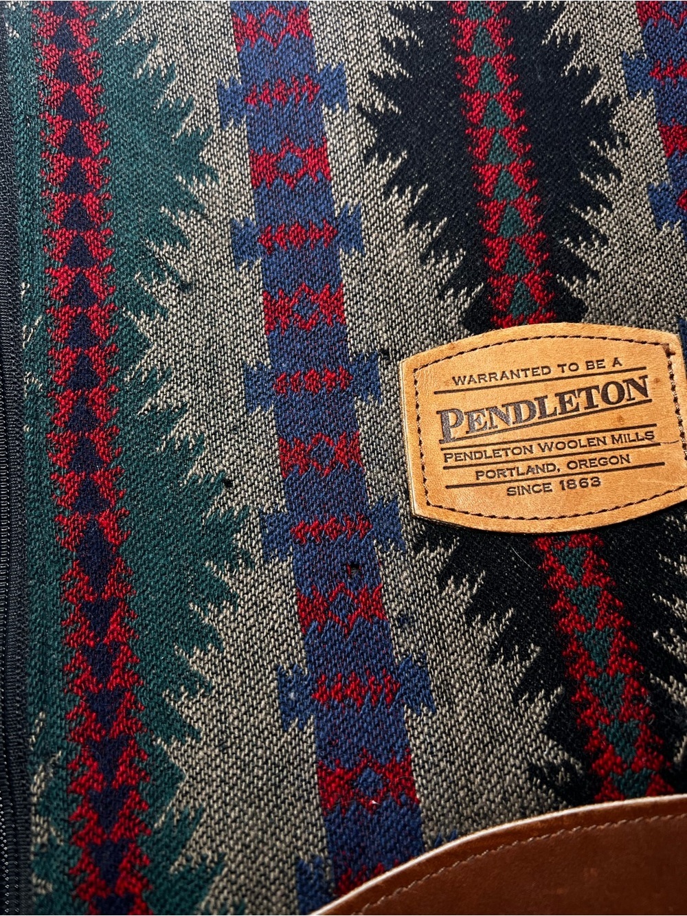 Vintage Pendleton Multicolor Navajo-Style Messenger Bag with Leather Accent - Picture 3 of 14